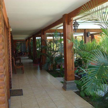 Tetey Lodge Orosí Exterior foto