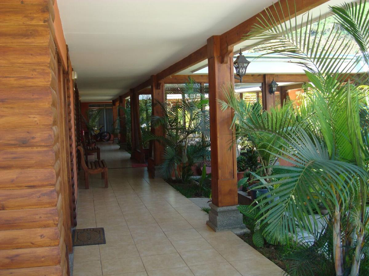 Tetey Lodge Orosí Exterior foto